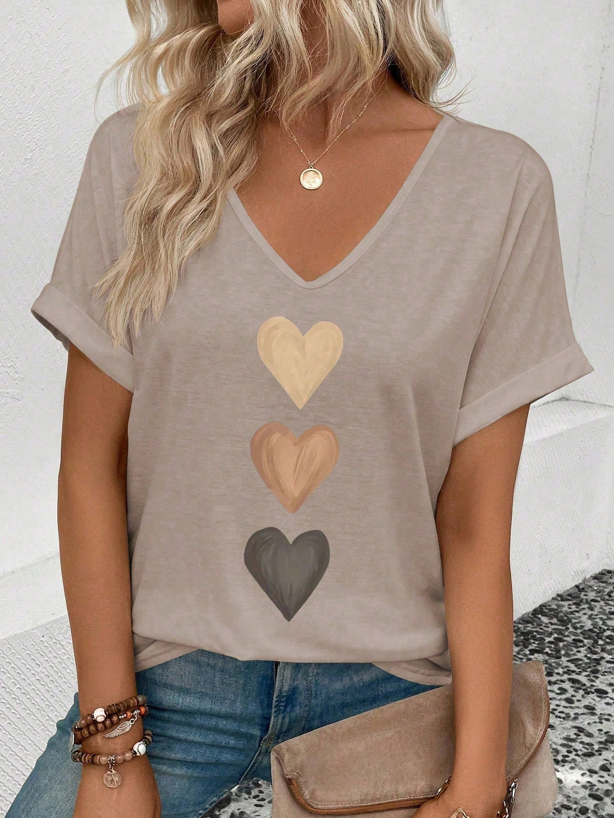 SHEIN Women's V-Neck Flared Cuff, Ombre Heart Print Pattern Casual Versatile T-Shirt, Spring/Summer