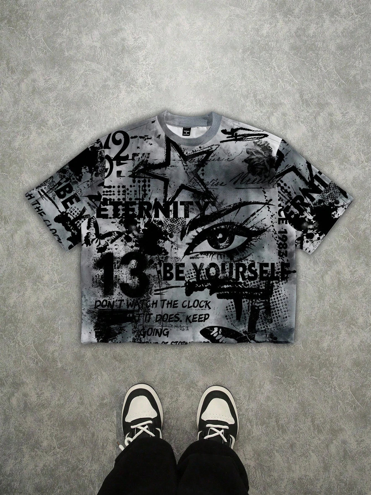 Manfinity ZONE917 Men's Street Style Loose Graffiti Oversized Print Short Sleeve T-Shirt