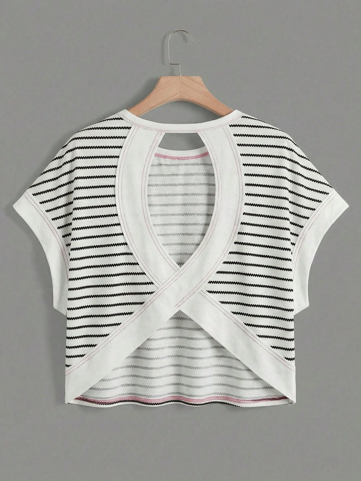 SHEIN Essnce Women's Casual Round Neck Backless Asymmetrical Hem Loose Sleeveless T-Shirt, Suitable For Summer, Striped Print,Summer Top